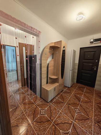 Apartament cu 3 camere decomandat în Brâncoveanu
