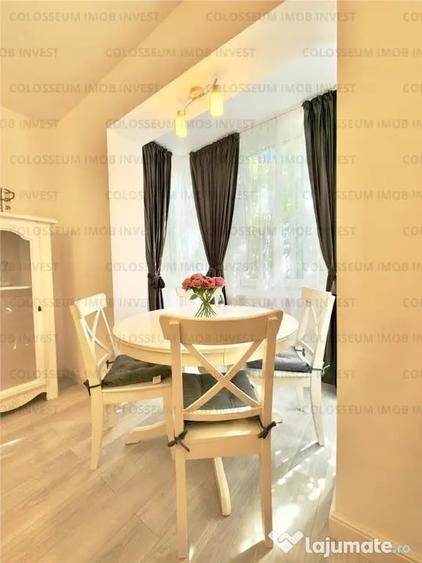 Apartament cu 3 camere semidecomandat în Centrul Civic