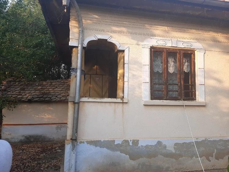 Teren de 7200 mp, în Giubega