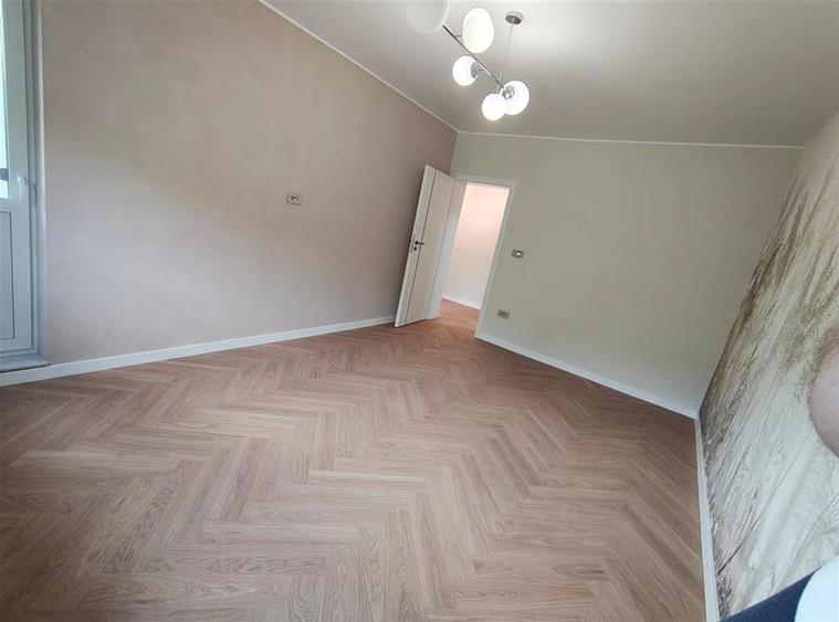 Apartament cu 4 camere decomandat în Copou