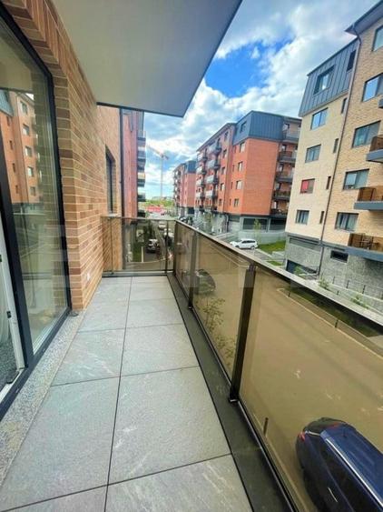 Apartament cu 2 camere semidecomandat, mobilat în Chinteni