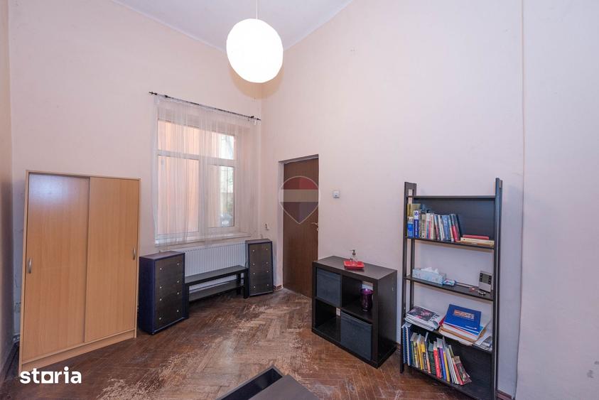 Apartament cu 3 camere semidecomandat în Parcul Carol