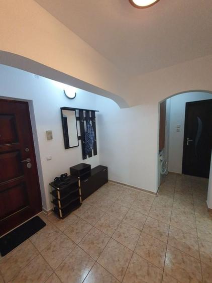 Apartament cu 2 camere decomandat, mobilat în Apărătorii Patriei