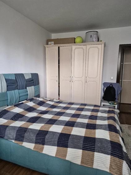 Apartament cu 4 camere decomandat, mobilat în Central