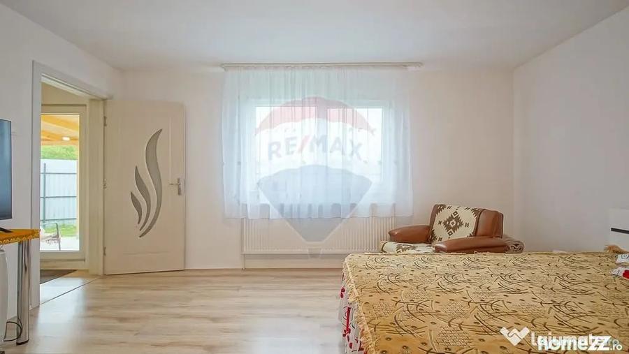 Casă cu 2 camere cu Teren 380 Mp în Podu Oltului
