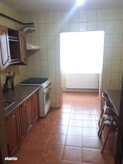 Apartament cu 2 camere în Micro 20