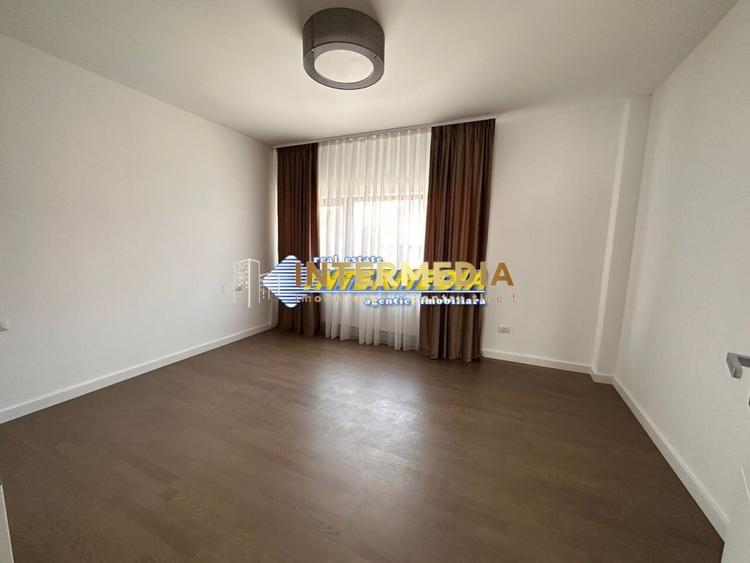 Duplex cu 4 camere cu Canalizare în Ultracentral