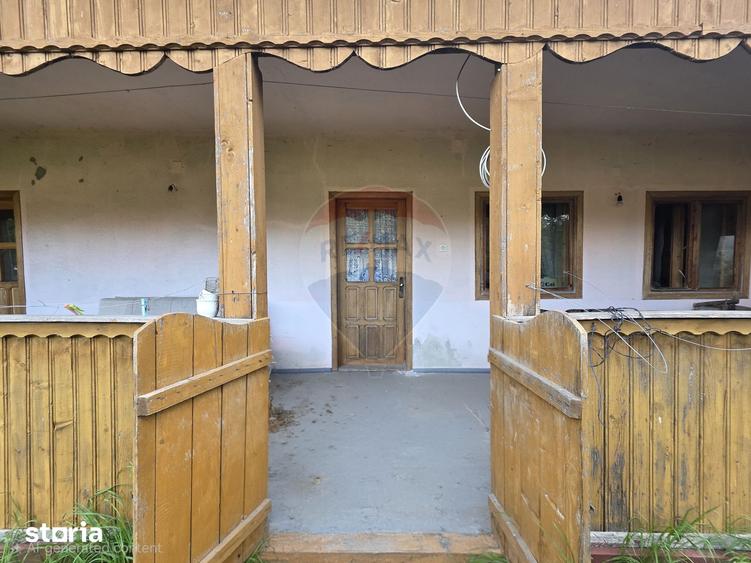 Casă cu 4 camere cu Teren 2880 Mp în Giulvăz