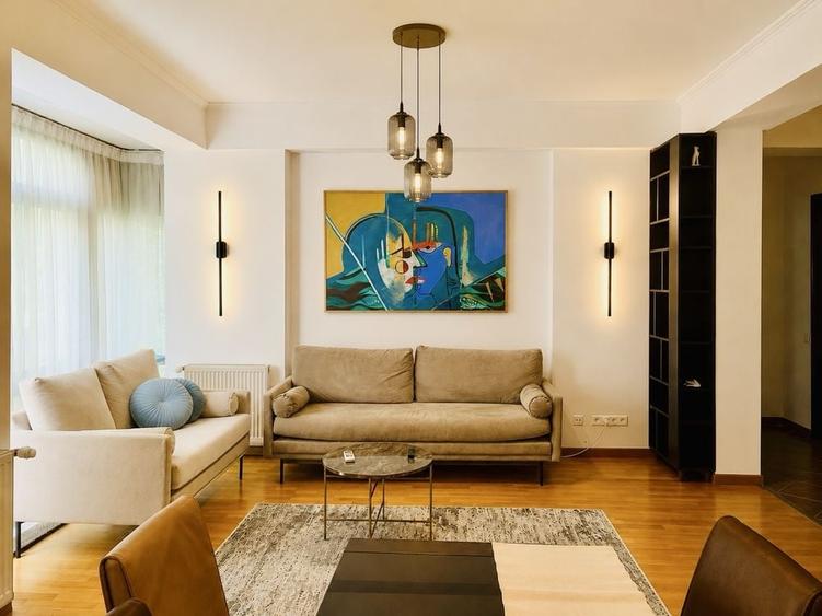 Apartament cu 3 camere decomandat în Kiseleff