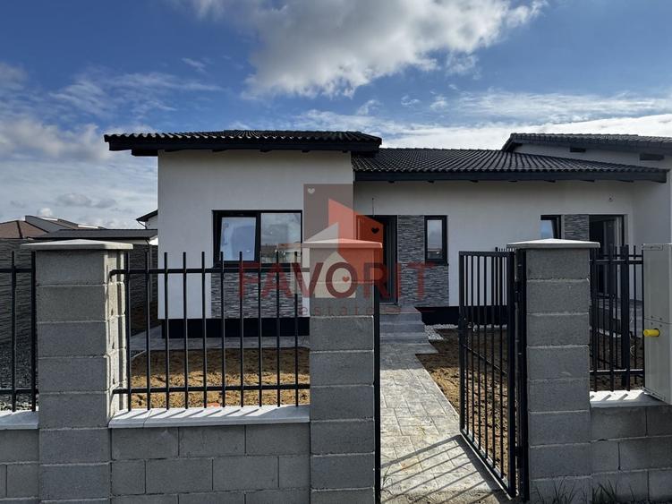 Duplex cu 3 camere cu Canalizare în Moșnița Veche