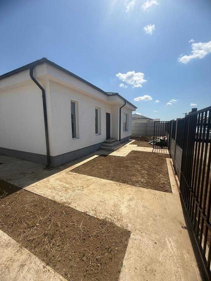 Casă cu 3 camere decomandat în Central