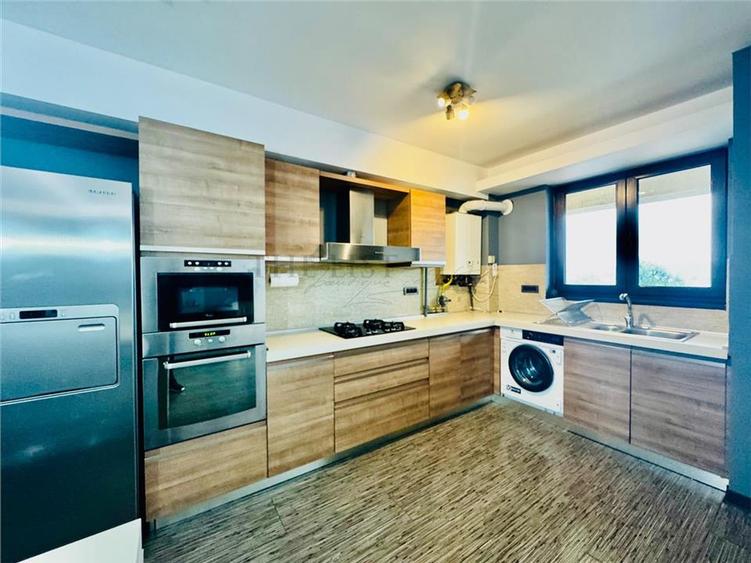 Apartament cu 3 camere decomandat, mobilat în Calea Călărașilor