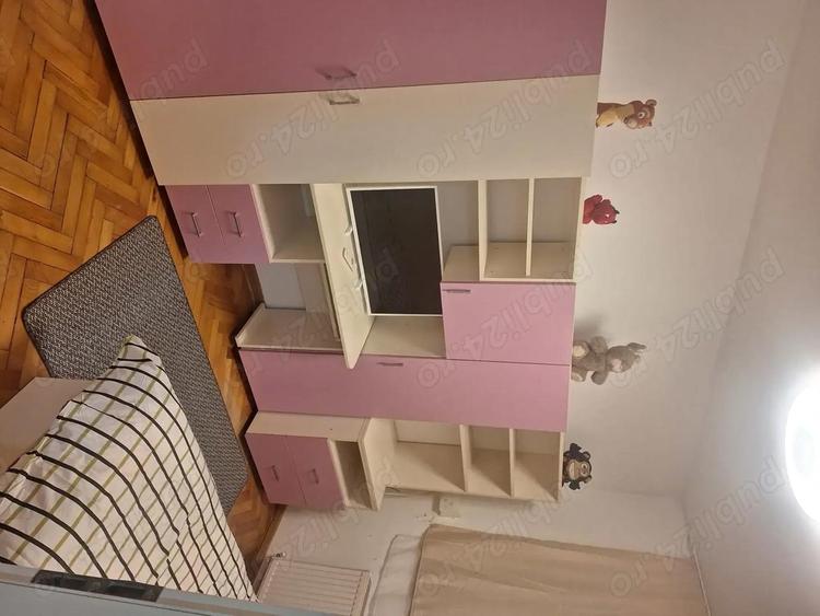 Apartament cu 3 camere semidecomandat în Central