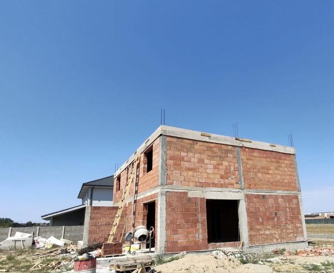 Casă cu 3 camere în Giroc