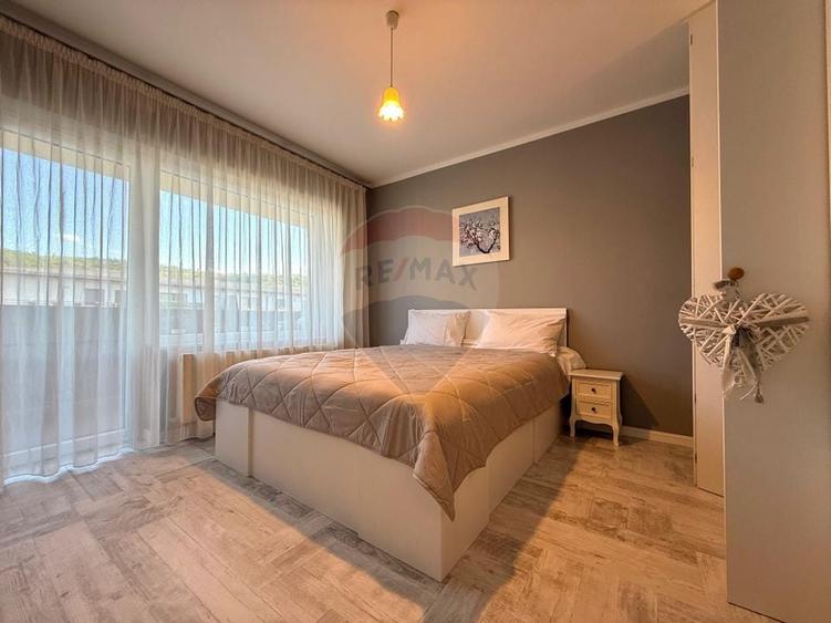 Apartament cu 2 camere semidecomandat, mobilat în Florești