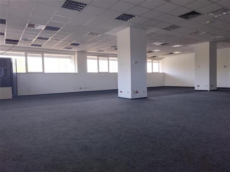 Birou, de 190 mp, în Central