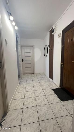 Apartament cu 2 camere decomandat în Micro 17