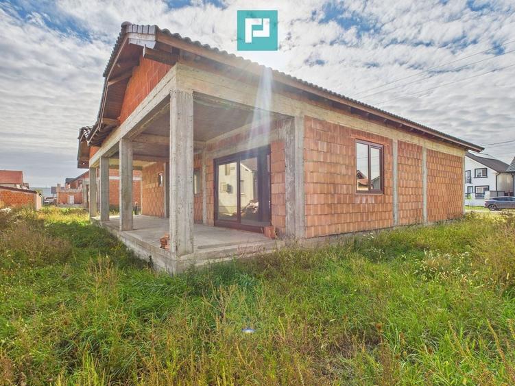 Casă individuală cu 4 camere cu Teren 600 Mp în Zimandu Nou