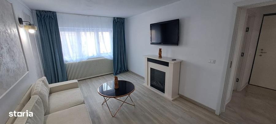 Apartament cu 4 camere decomandat în Central