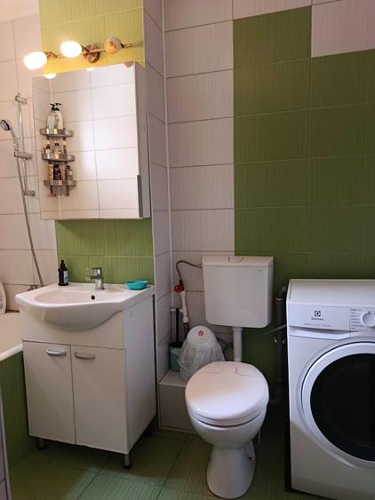 Apartament cu 3 camere decomandat în Brotăcei