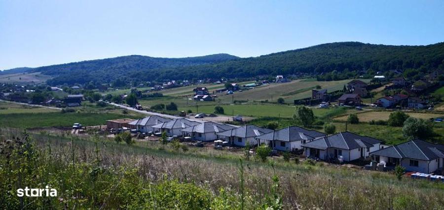 Teren de 1333 mp, în Livezeni
