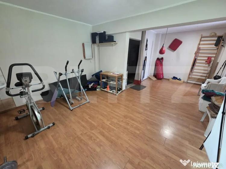 Apartament cu 3 camere decomandat în Dumbrava 2