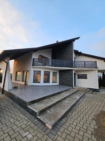 Casă cu 4 camere în Volovăț