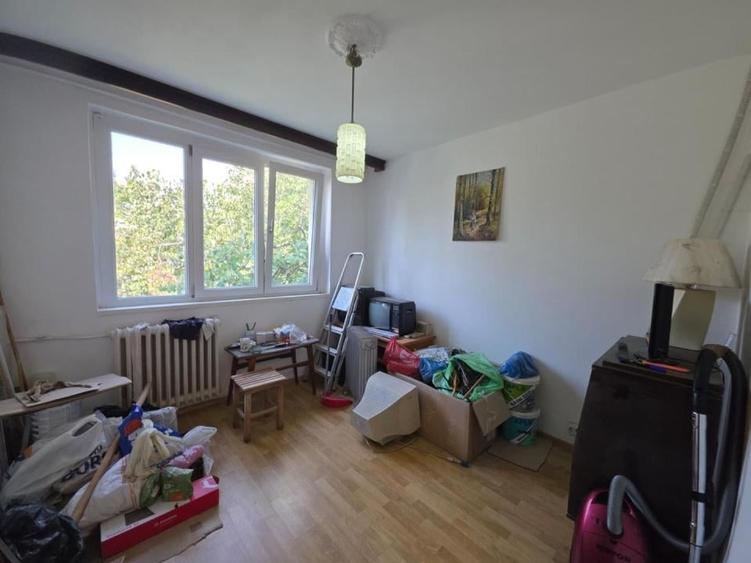 Apartament cu 3 camere în Drumul Taberei