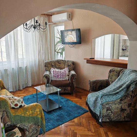 Apartament cu 3 camere decomandat în Dacia