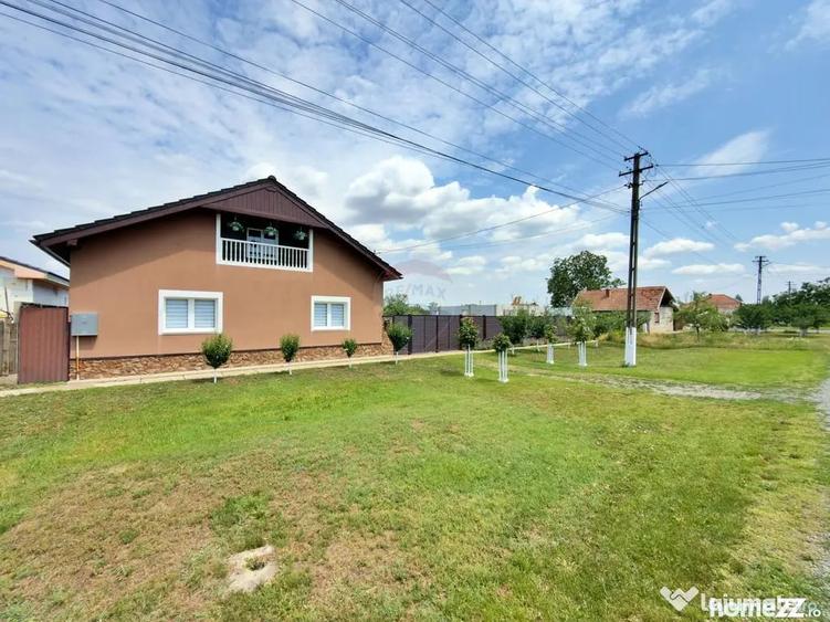 Casă cu 3 camere cu Teren 1410 Mp în Șofronea