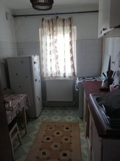 Apartament cu 2 camere decomandat în Broșteni