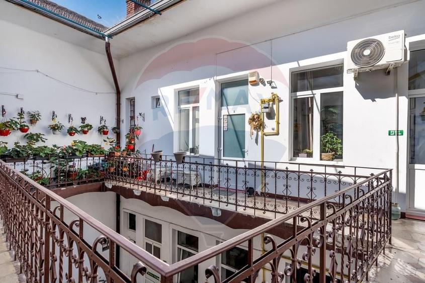 Apartament cu 2 camere semidecomandat în P-ța Mihai Viteazul