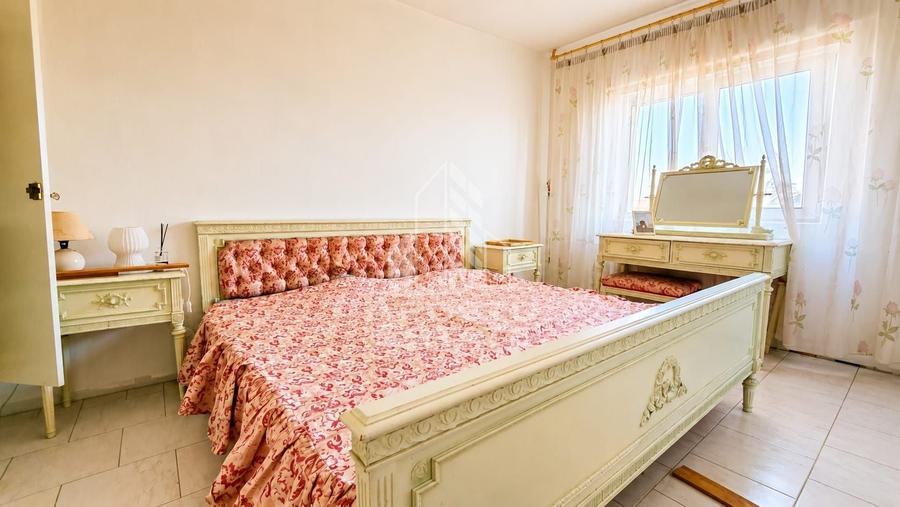Apartament cu 2 camere semidecomandat, mobilat în Buziașului