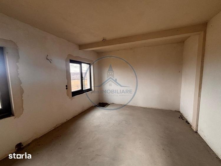 Casă cu 5 camere cu Teren 7000 Mp în Josenii Bârgăului
