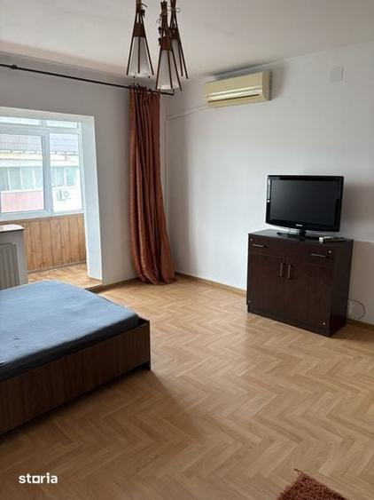 Garsonieră decomandată în Vitan