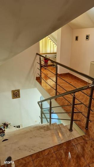 Casă cu 4 camere cu Teren 881 Mp în Curtea de Argeș