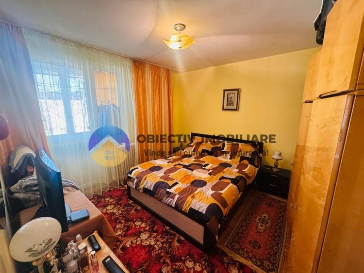 Apartament cu 4 camere decomandat în Central