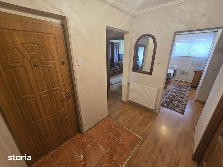 Apartament cu 3 camere decomandat, mobilat în Mureșeni
