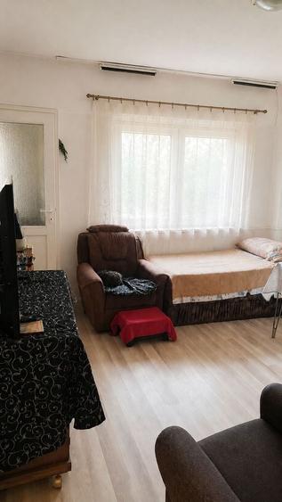 Garsonieră decomandată în Decebal
