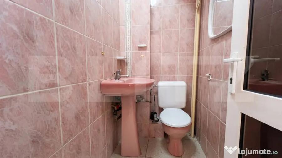 Apartament cu 3 camere semidecomandat în Calea Aradului