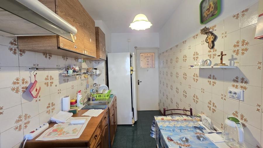 Apartament cu 4 camere decomandat în Central