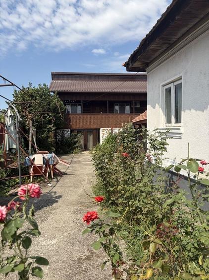 Casă cu 4 camere în Drăguțești
