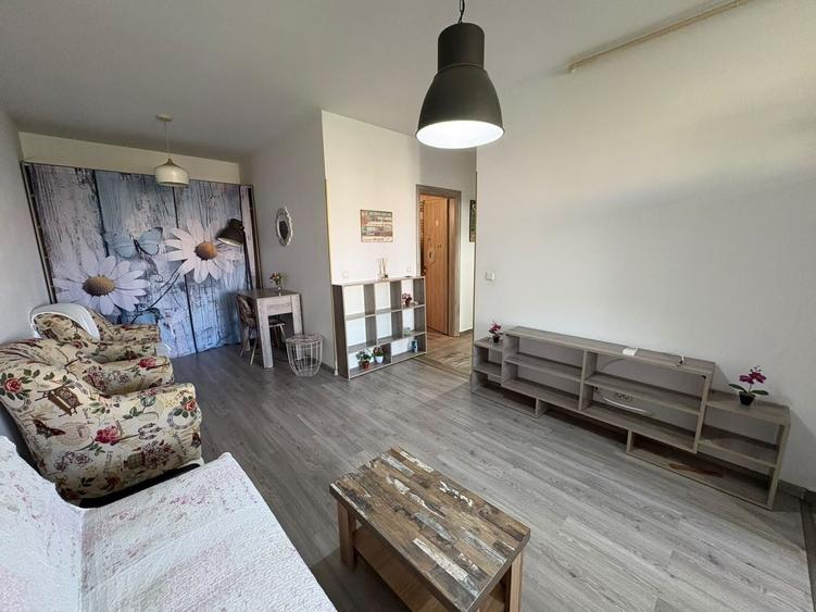 Apartament cu 2 camere decomandat, mobilat în Metalurgiei