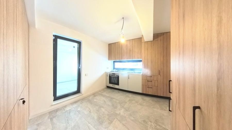 Apartament cu 3 camere decomandat în Străulești