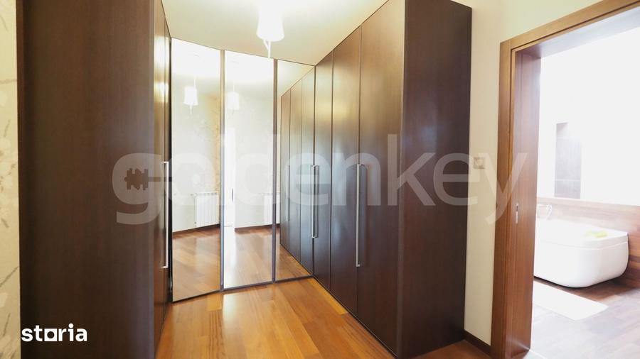 Casă cu 5 camere cu Teren 750 Mp în Central