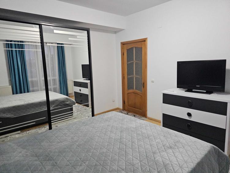 Apartament cu 3 camere decomandat în Liteni
