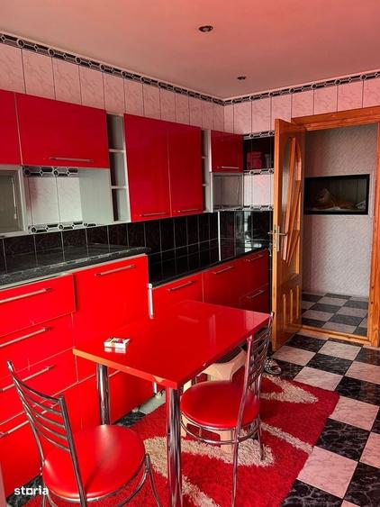 Apartament cu 3 camere decomandat în Obor