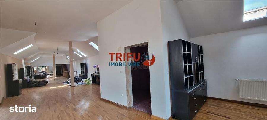 Casă cu 10 camere cu Teren 720 Mp în Lipoveni