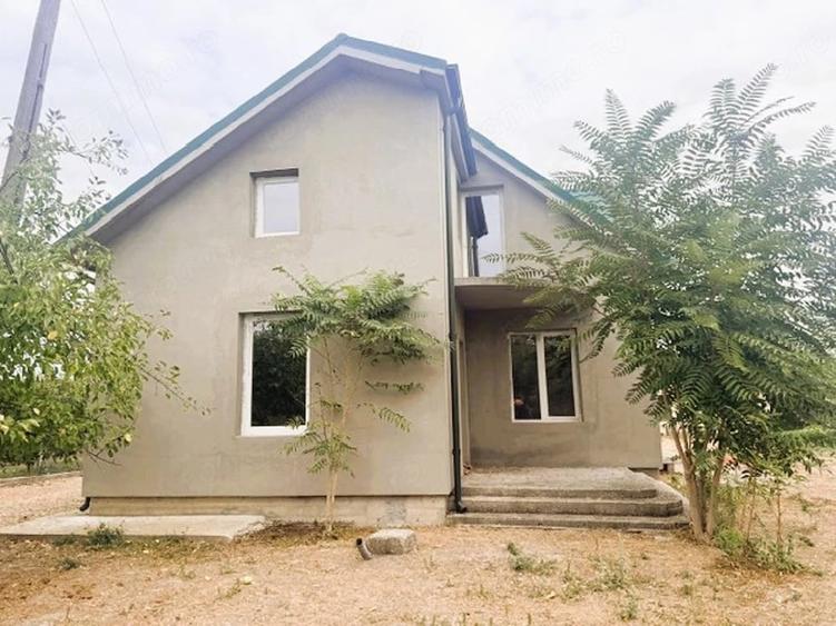 Casă cu Teren 576 Mp în Cepari