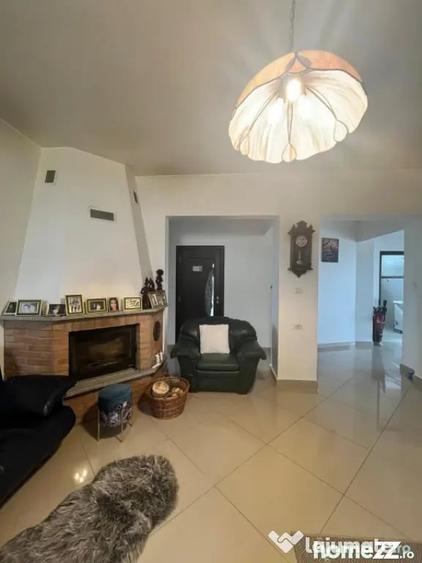 Casă cu 4 camere cu Teren 400 Mp în Central
